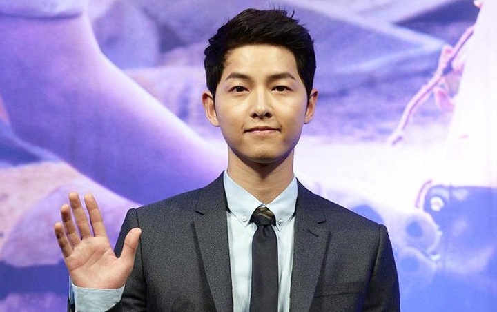 Tampang Song Joong Ki di Foto Baru Jadi Hot Topic