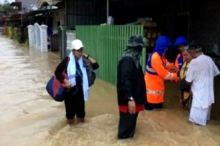 Jangan Tunggu Terendam Penuh, Segera Mengungsi Ketika Air Mulai Tinggi