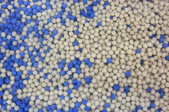 Gunakan Molecular Sieve Desiccant untuk Mengeringkan Ponsel yang Kehujanan