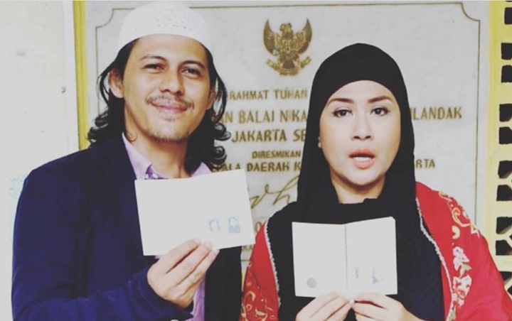 Suami Kenang Chat Penuh Cinta dari Mendiang Ria Irawan, Netter Tak Kuasa Menahan Air Mata
