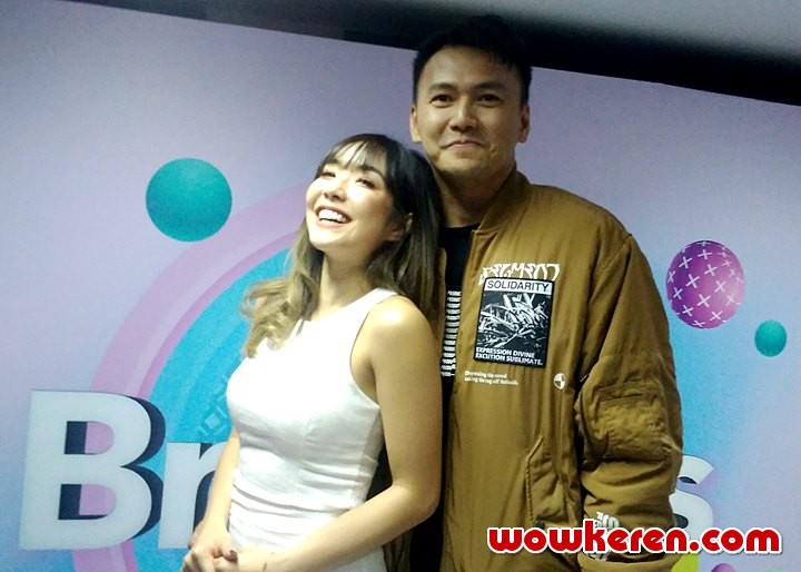 Gisella Anastasia dan Wijaya Saputra Hadiri Acara 'Rumpi' Episode Senin (6/1)