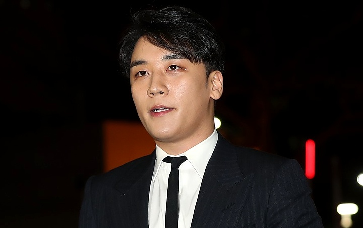 Surat Penahanan Ditolak, Senyum Misterius Seungri Pasca Sidang Jadi Sorotan