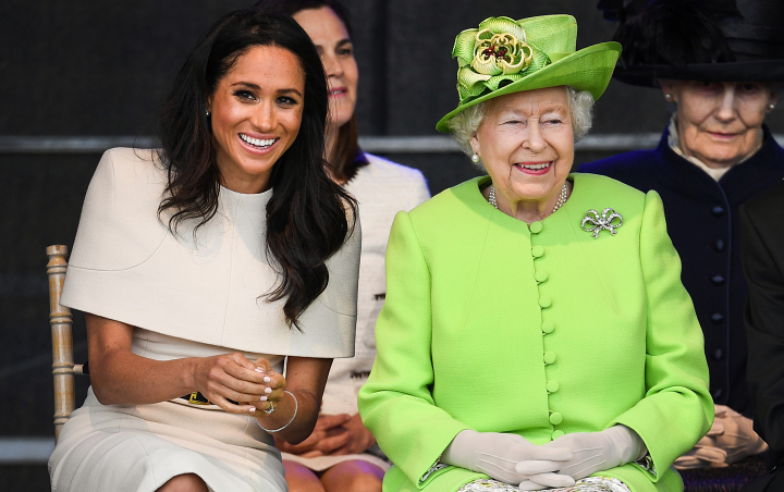 Ratu Elizabeth Disebut Paksa Meghan Markle Kembalikan Perhiasan Kerajaan