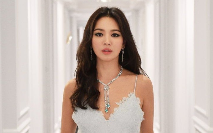 Foto-Foto Song Hye Kyo Liburan Musim Dingin Disebut Bikin Adem