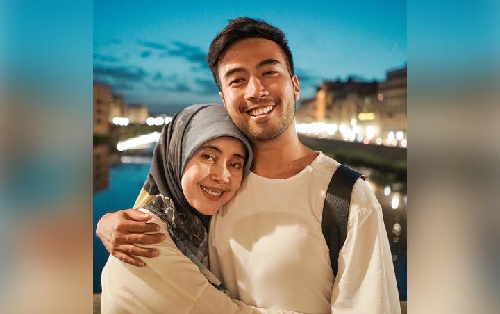 Sebulan Pasca Operasi Kanker Ginjal, Vidi Aldiano Beli Rumah Baru hingga Umrah Bareng Mama