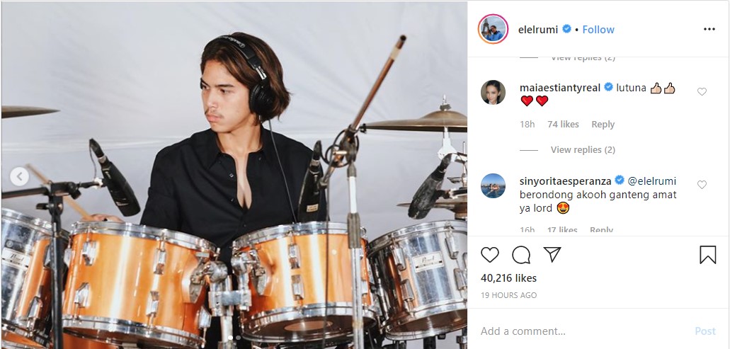 El Rumi Bikin Takjub Saat Bagikan Potret Lawas Untuk 10 Years Challenge