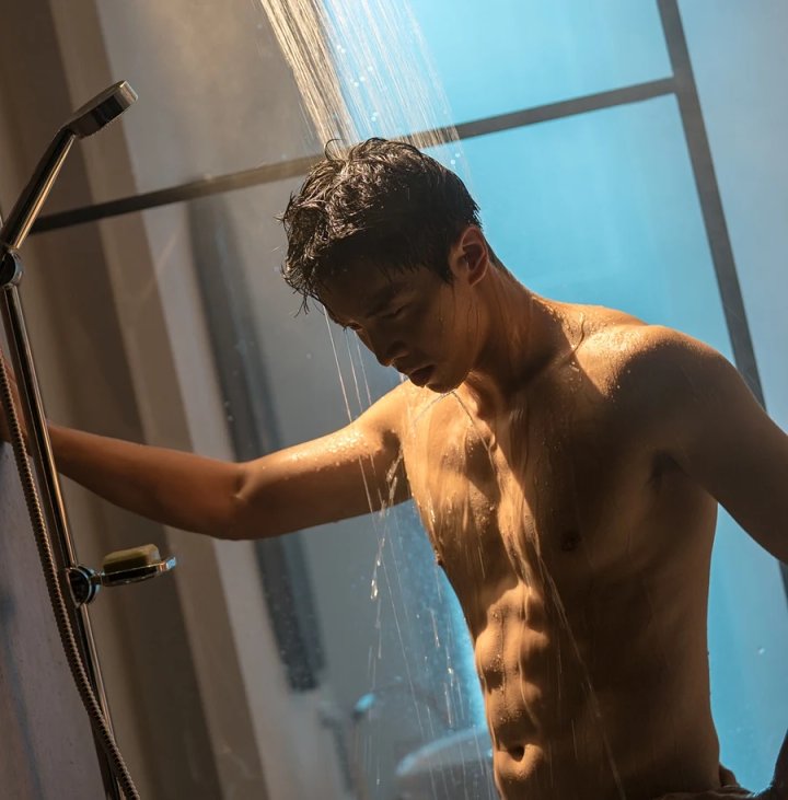 Nam Goong Min Gagal Seksi Saat Adegan Mandi Telanjang di \'Stove League\', Ini Perusaknya