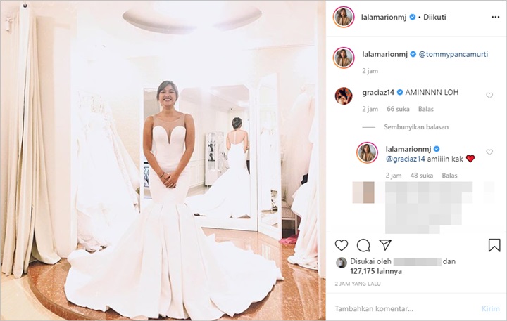 Marion jola Pakai Gaun Pengantin