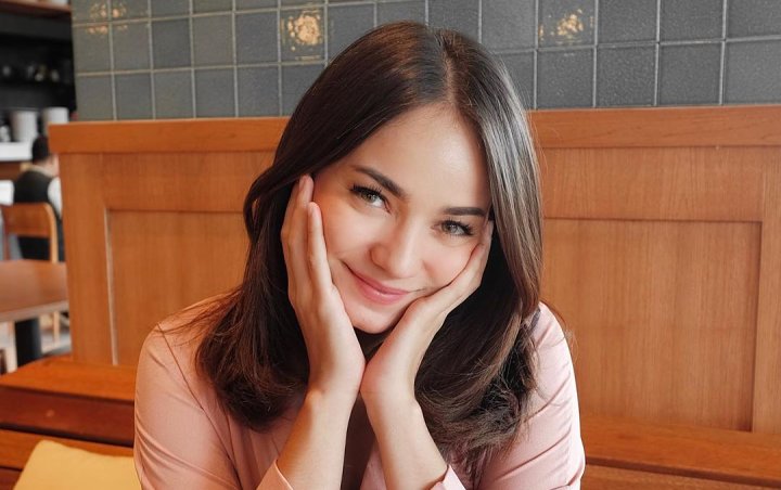 Biasa Seksi, Enzy Storia 'Calon Istri Idaman' Tutupi Aurat Saat Senam Banjir Pujian