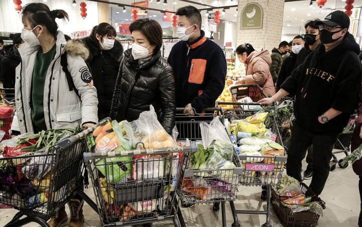 Wabah Corona Bikin Panik, Warga Tiongkok Berebut Bahan Pangan Untuk Persediaan 'Mengungsi'