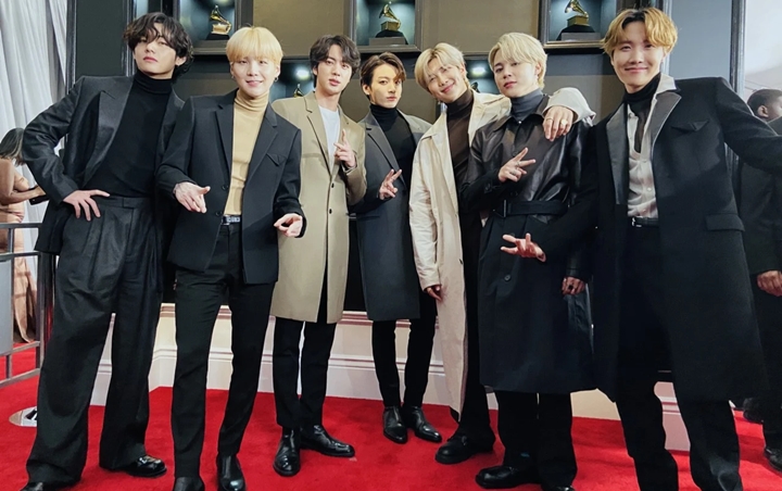 Penyiar Grammy Ngegas Suruh BTS Buruan Duduk, Jin Santuy Naik Kursi