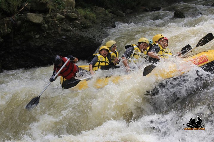 Sungai Cisadane di Bogor Juga Bisa Memberikan Sensasi Bermain Arung Jeram yang Asyik