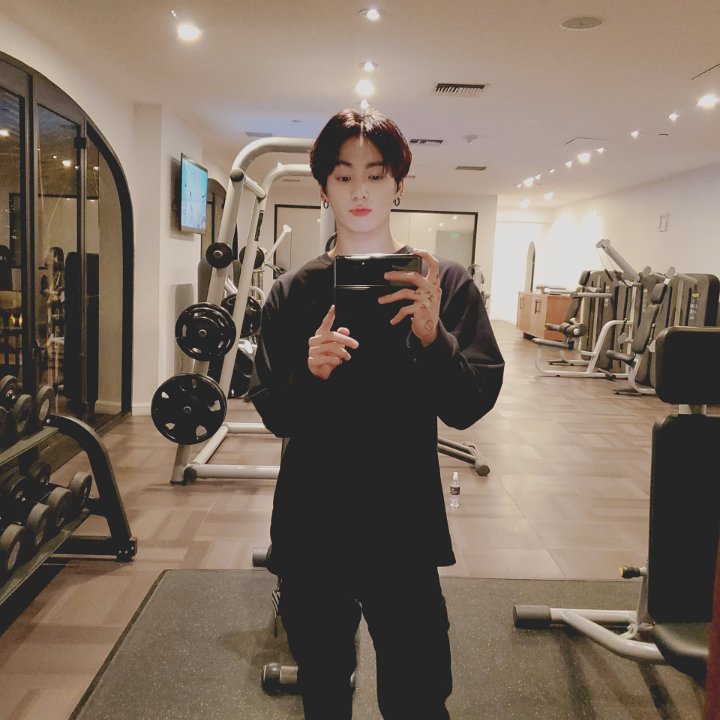 Jungkook BTS Posting Foto Ganteng di Gym, Netizen Belum Move On