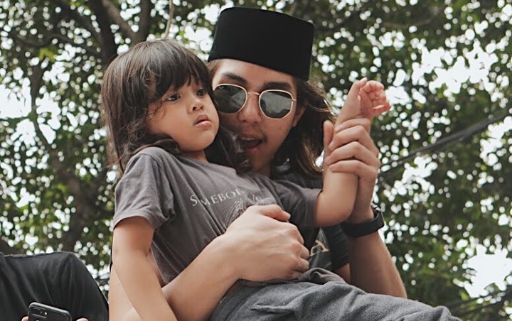 Beda Ibu, Wajah El Rumi dan Adik Tiri Disebut Makin Mirip