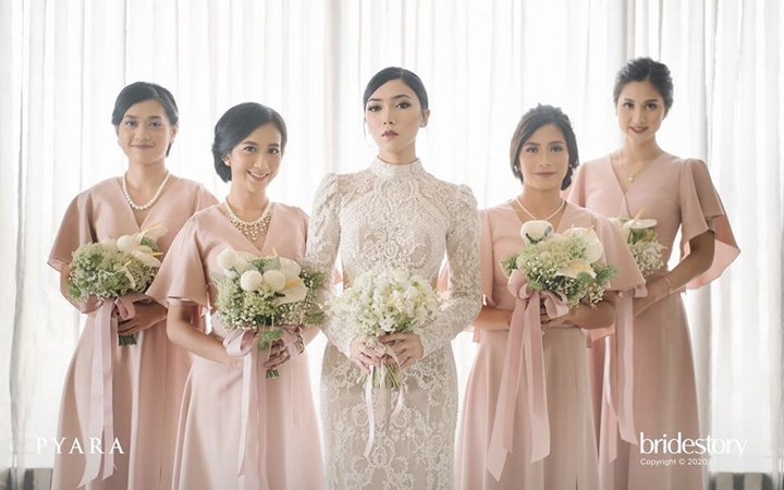 Isyana Sarasvati Tampil Cantik dan Elegan di Malam Resepsi