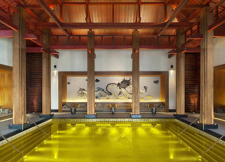 Ingin Bersantai di Kolam Emas? Datang Saja ke St.Regis di Lhasa, Tibet