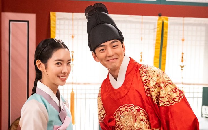 Kecupan Hot Malam Pertama Kim Min Kyu dan Jin Se Yeon di War Between Women Picu Pikiran Liar Kecupan Hot Malam Pertama Kim Min Kyu dan Jin Se Yeon di War Between Women Picu Pikiran Liar