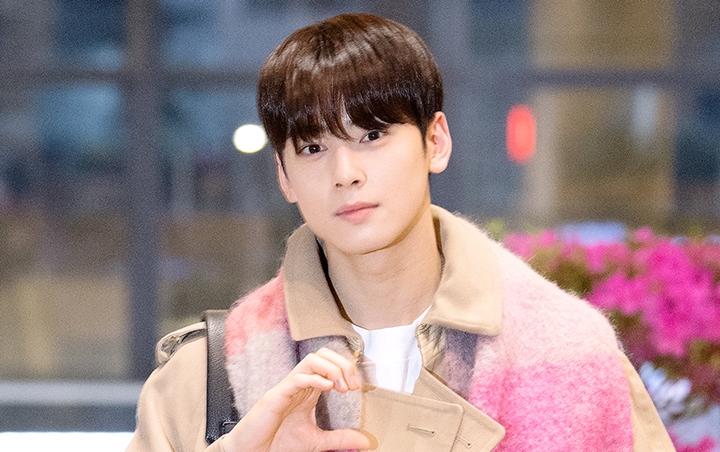 Cha Eunwoo Dandan Ala Harry Potter, Wajah Tanpa Make Up Curi Perhatian Cha Eunwoo Dandan Ala Harry Potter, Wajah Tanpa Make Up Curi Perhatian
