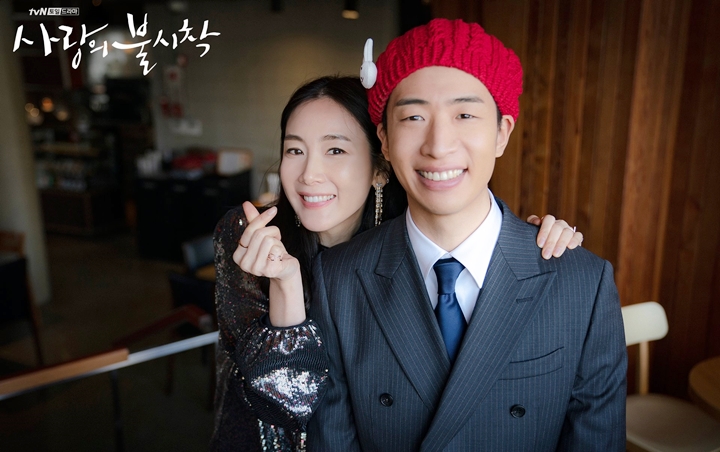 Choi Ji Woo Beber Rasanya Jadi Cameo Ketemu Prajurit Gibah di Crash Landing On You Choi Ji Woo Beber Rasanya Jadi Cameo Ketemu Prajurit Gibah di Crash Landing On You