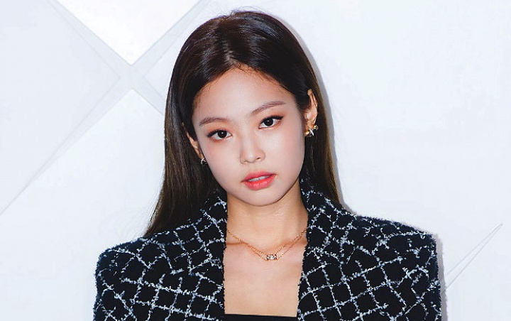 Dandanan Jennie BLACKPINK Saat Berangkat ke London Dipuji Kelewat Imut
