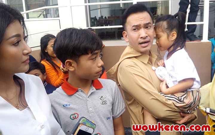 Ruben Onsu Temui Media Usai Syuting 'Brownis' Episode Senin (10/2)