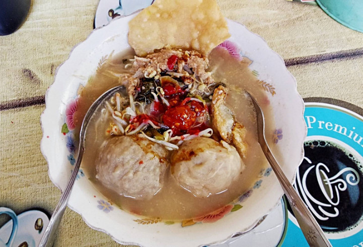 Bakso Pecel, Kuliner Unik dari Mojokerto dengan Rasa yang Super Lezat