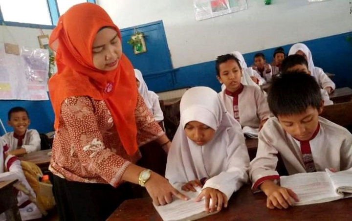 Kemendikbud Ungkap Syarat Guru Honorer Bisa Digaji Dana BOS