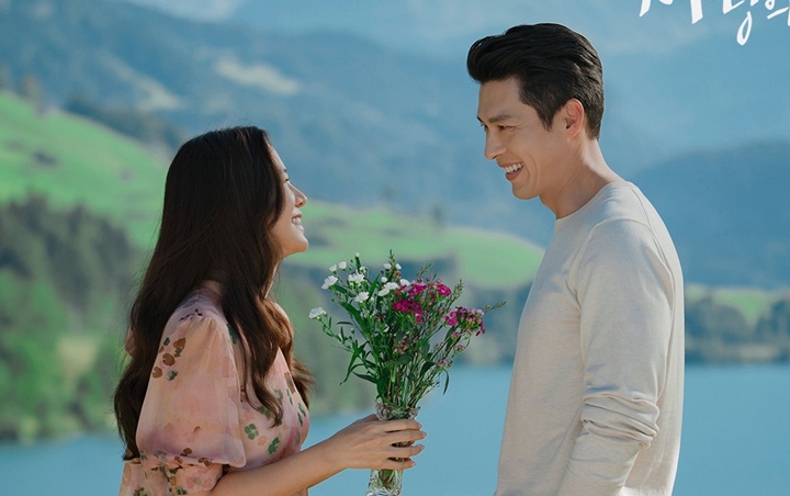 Baru Dirilis, Son Ye Jin Diduga Hamil Anak Hyun Bin di Foto Mesra 'Crash Landing On You'
