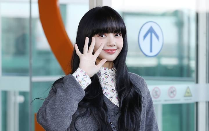 Lisa BLACKPINK Lakukan Ini, Kedekatan dengan Manajer Disorot Lisa BLACKPINK Lakukan Ini, Kedekatan dengan Manajer Disorot