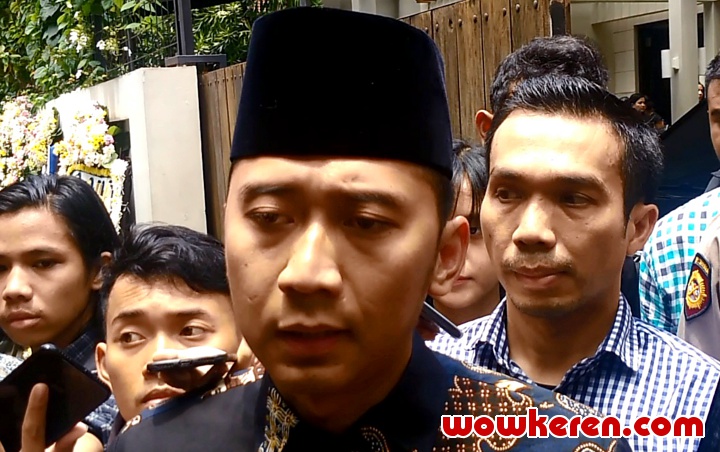 Ibas Yudhoyono Melayat ke Rumah Duka BCL dan Ashraf Sinclair di Pejaten, Jakarta