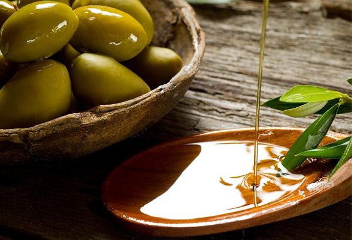 Minyak Zaitun, Bahan Alami yang Ampuh Banget Buat Basmi Kutu Rambut