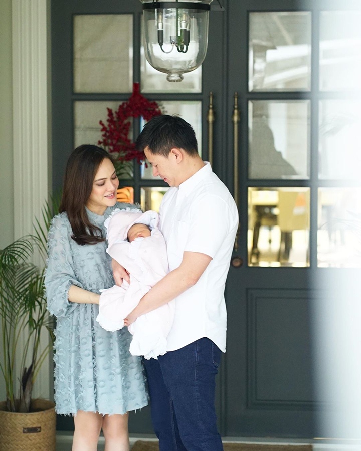 Bahagia Akhirnya Bisa Membawa Claire Pulang ke Rumah