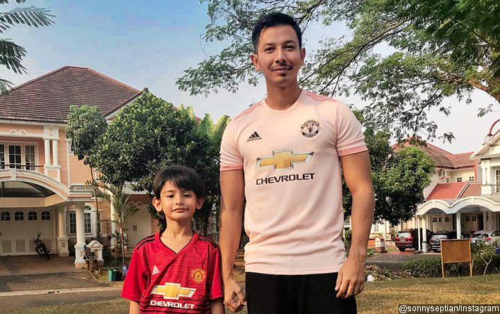 Pamer Foto Ucapan Sayang Dari Anak Sambung, Sonny Septian Banjir Pujian Netter