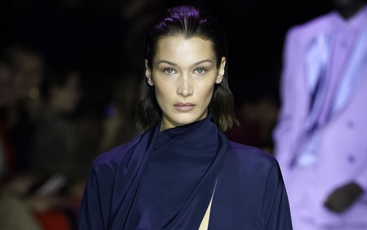 Pakai Gaun Super Pendek Bak Handuk, Bagian Tubuh Bella Hadid Ini Curi Fokus