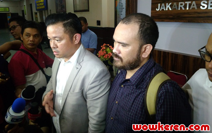 Arya Claproth Nangis Ceritakan Kronologi Detik-Detik Putri Karen Idol Tewas