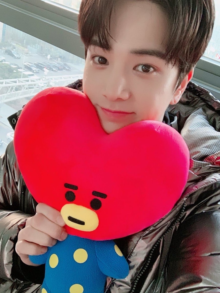 Member Grup Ini Kegirangan Di-Notice V BTS