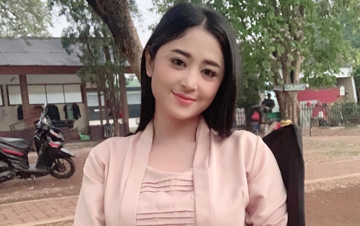 Kaca Jendela Rumah Dewi Persik Pecah Secara Misterius, Polisi Jelaskan