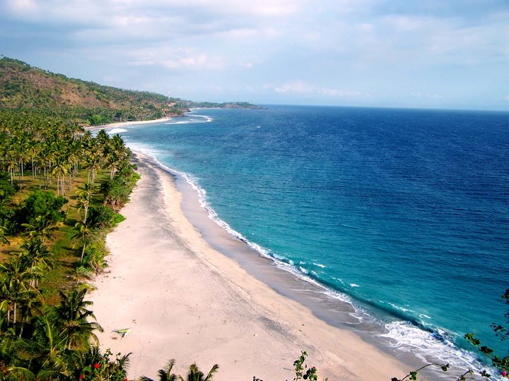 Ciptakan Kenangan Manis dengan Pasangan Saat Bulan Madu di Pantai Senggigi Lombok