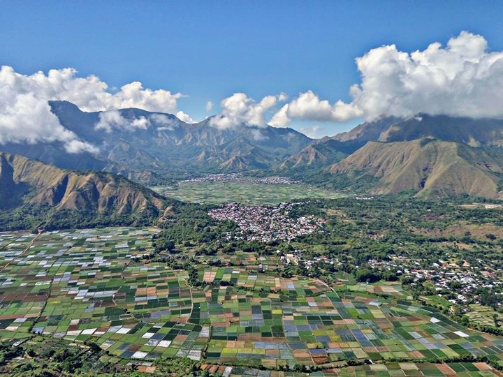 Ingin Berbulan Madu di Alam Bebas? Datangi Saja Bukit Pergasingan di Lombok