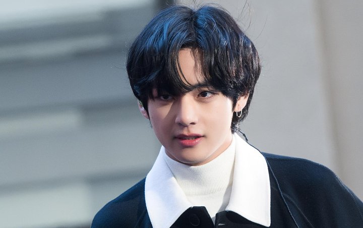 Kancing Baju V Bts Lepas Disebut Momen Paling Berbahaya Cewek Cewek Malah Bersyukur