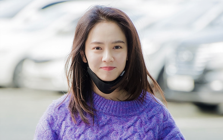 Song Ji Hyo Ceria Banget Promosi Film Baru di 'Ask Us Anything', Fans Sindir 'Running Man'