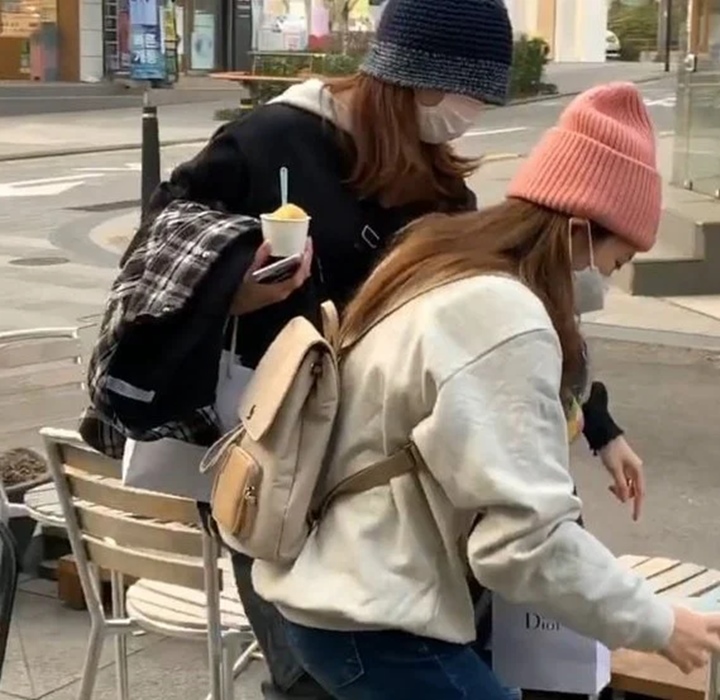 Yeri Red Velvet Berani Ajak Nayeon Twice Kunjungi Acara Ini 2