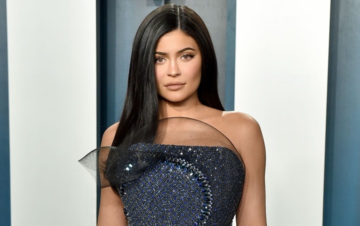 Tak Disangka, Ternyata Begini Bentuk Rambut Asli Kylie Jenner