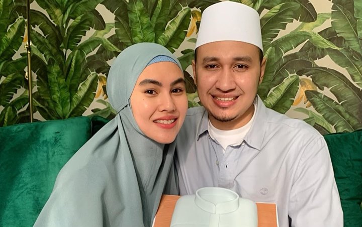 Kartika Putri Pamer Foto Mesra Dengan Habib Usman: Pandang-Pandangan Gini Aja Ada Pahalanya Mblo!