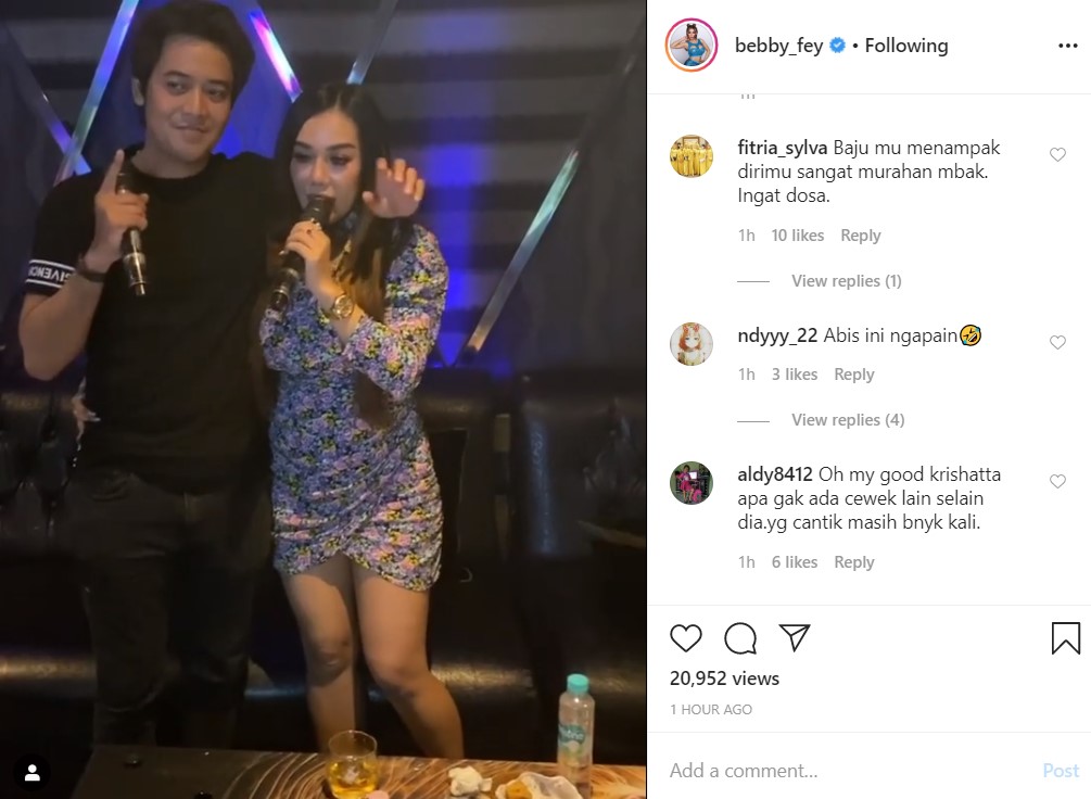 Bebby Fey Tampil Seksi dan Mesra Saat Karaoke Bareng Kriss Hatta