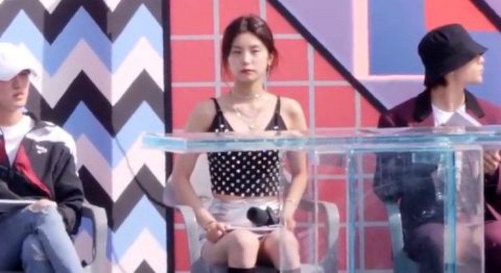 Netizen Kesal Yeji ITZY Kenakan Pakaian Ini Saat Jadi MC \'M! Countdown!\'