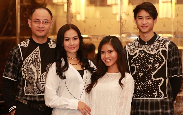 Khawatir Soal Corona, Iis Dahlia Jadi Cerewet Kepada Suami dan Anak