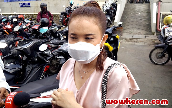 Rossa Tolak Foto Bareng Fans Demi Cegah Virus Corona