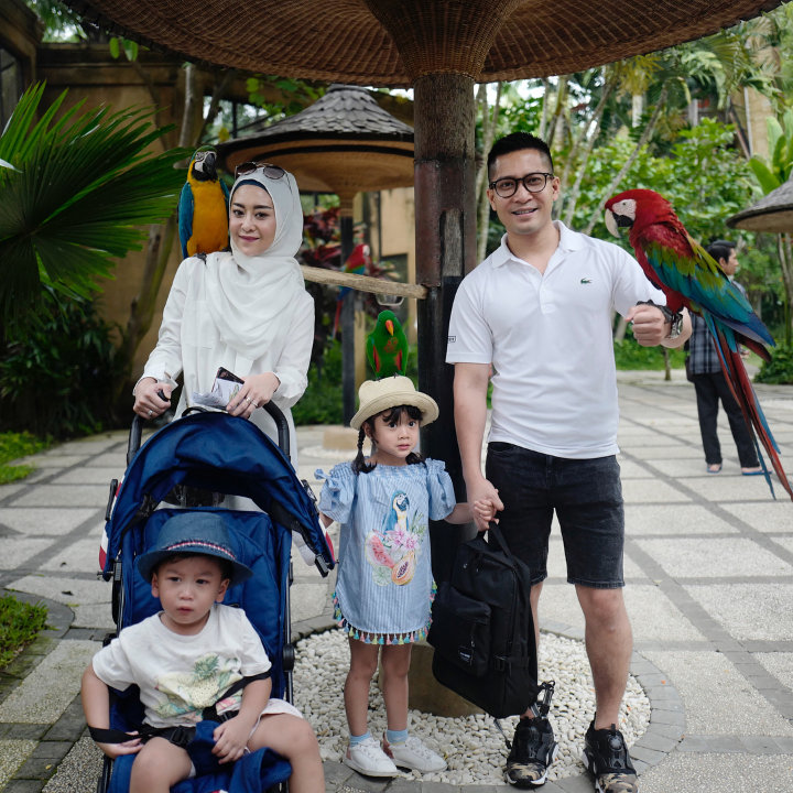 Liburan Seru Bersama Keluarga Kecilnya