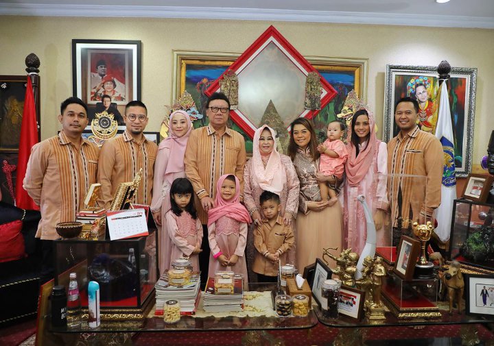 Keharmonisan Keluarga Detri dan Sang Mertua, Tjahjo Kumolo 
